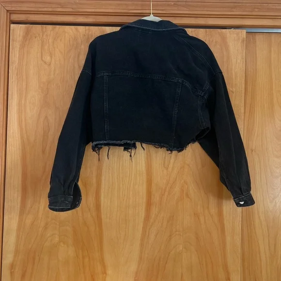 Zara cropped Denim Jacket - Picture 2 of 3